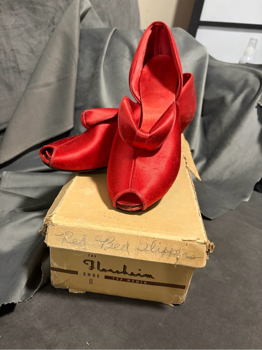 Vintage Daniel Green boudoir Red Satin slippers